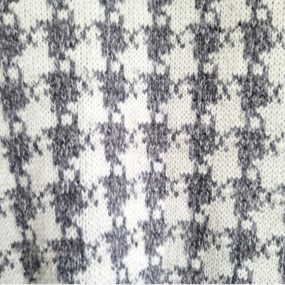 Aeropostale Open Front Knitted Long Cardigan in Gray and White Pattern S… - Picture 8 of 12